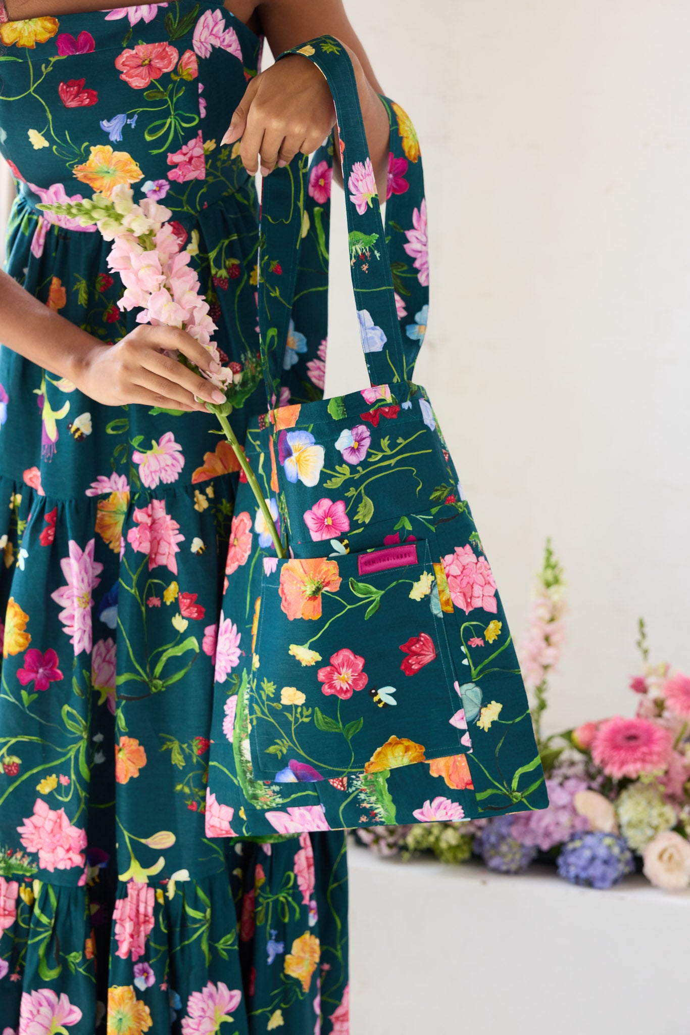 What's Left Dreamscape Tote- Forest Green