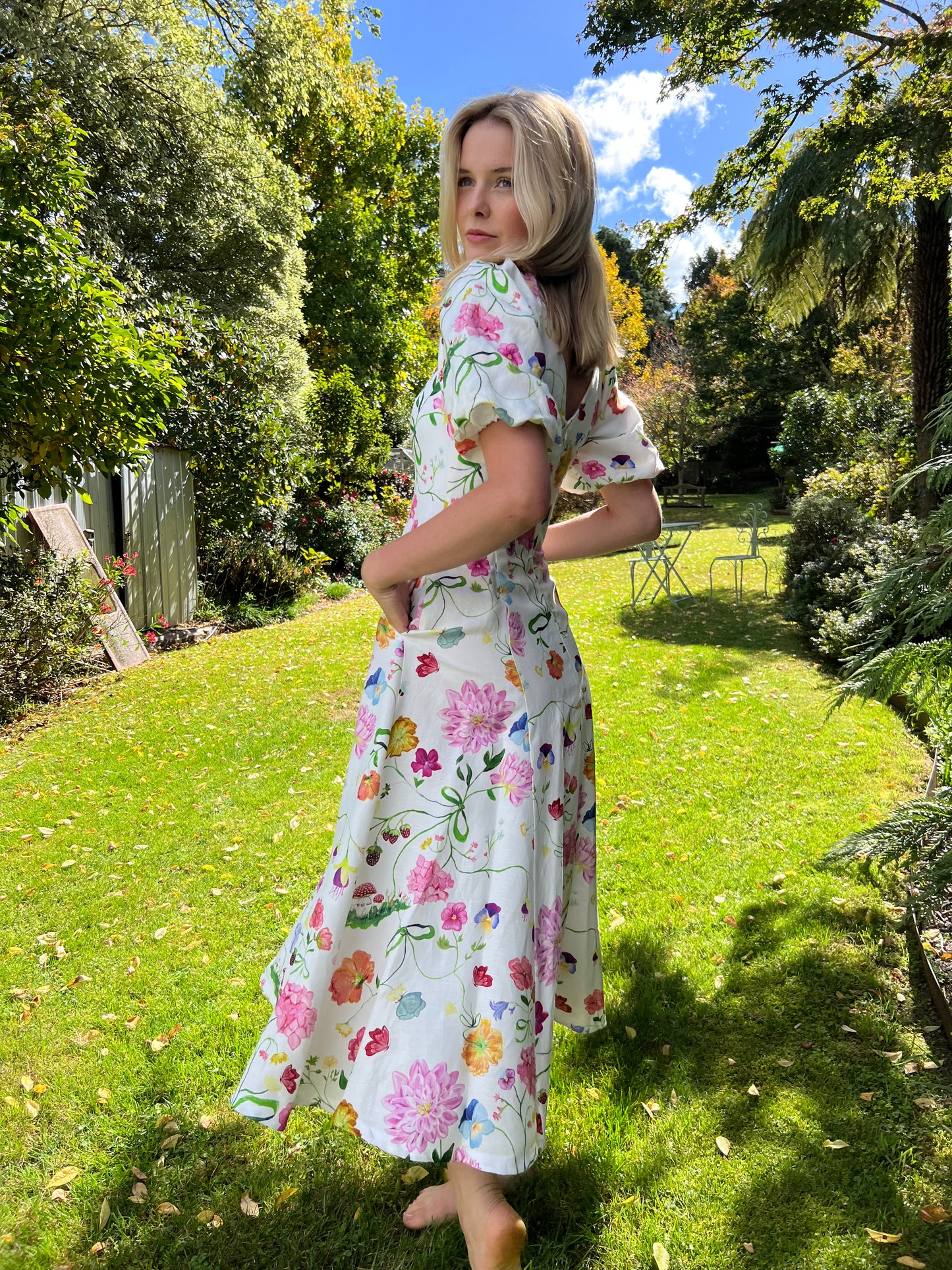 Lila Dreamscape Midi Dress- White
