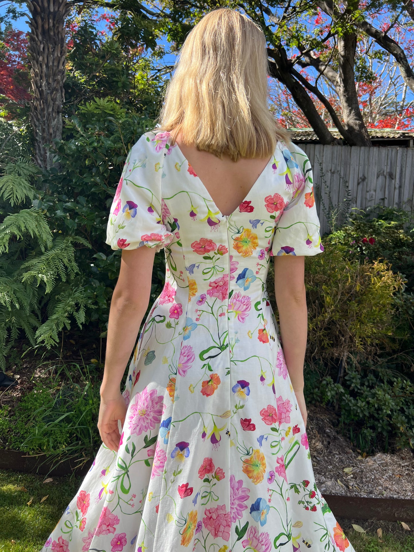 Lila Dreamscape Midi Dress- White