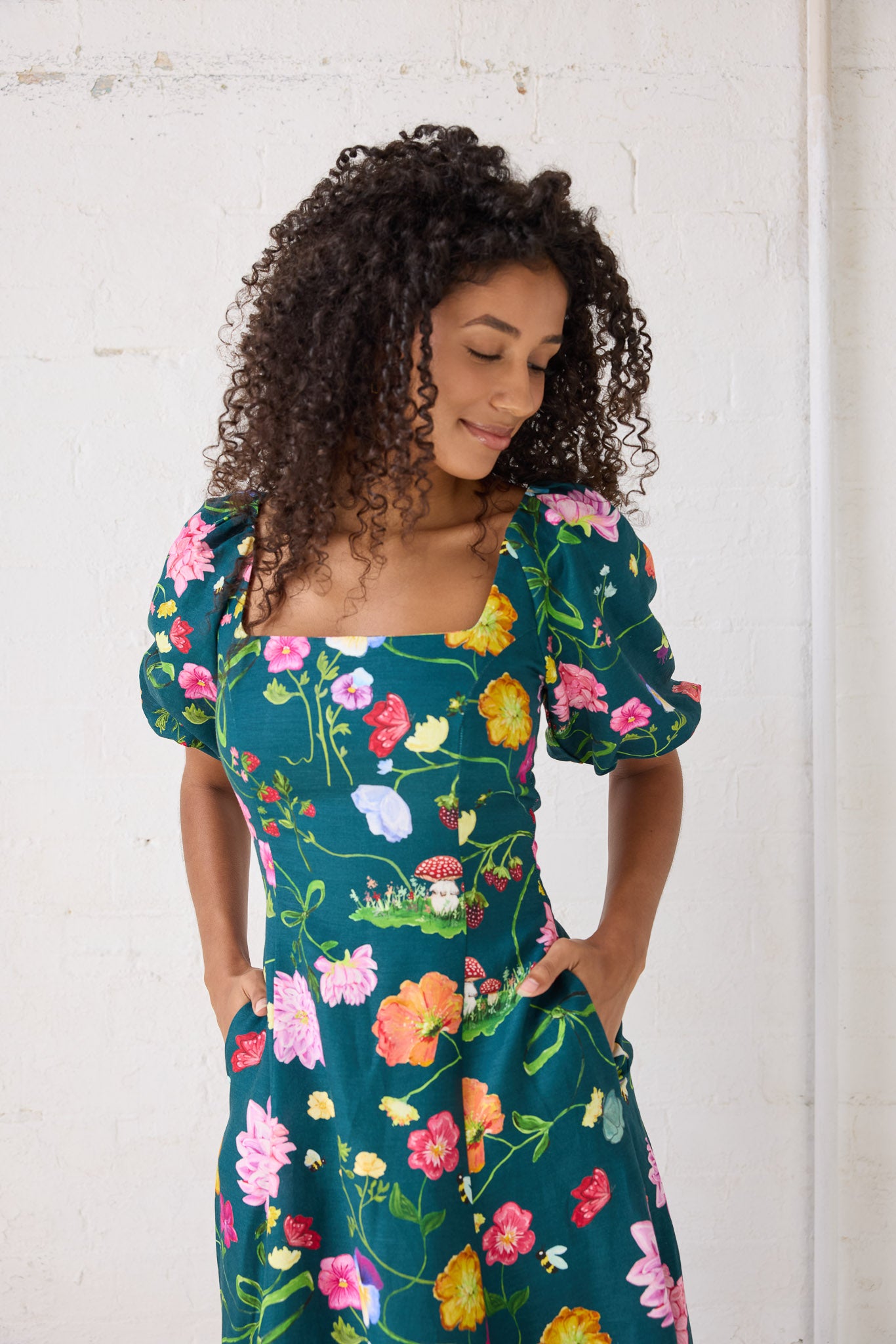 Lila Dreamscape Midi Dress- Forest Green